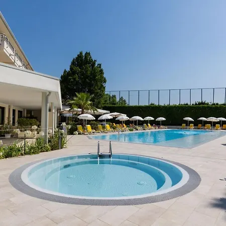 Du Parc 4* Сирмионе
