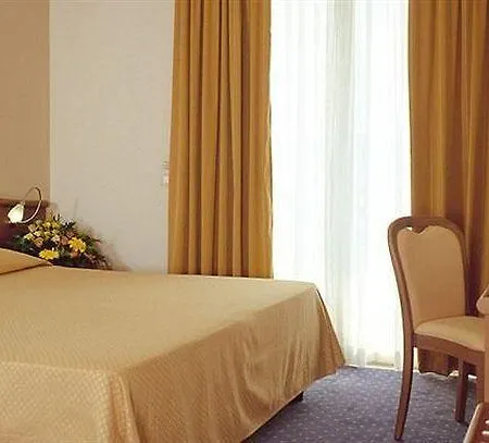 Du Parc 4*