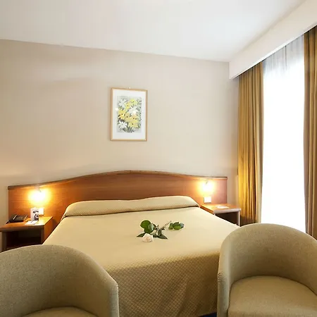 Отель Du Parc 4*